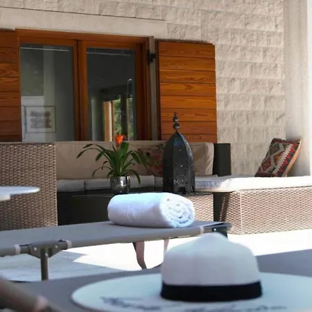 Azzurro: Luxury Beachside Retreat With Kayaks & Bikes Villa *
