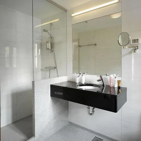 Private Luxury Azzurro On Solta For Up To 10 Persons, Free Parking, Very Close To Beach! Free Kajak & Mountainbikes, Great Living Area & Privacy! * Rogač