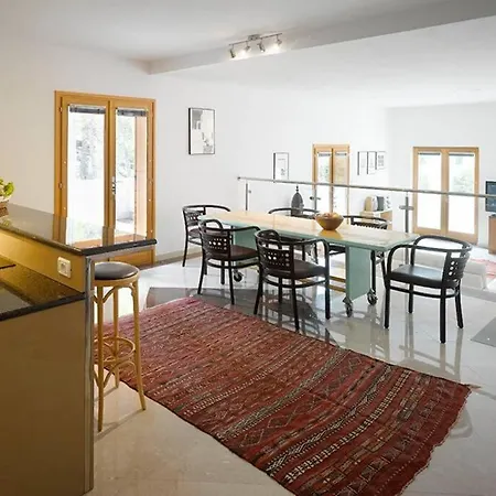 Private Luxury Azzurro On Solta For Up To 10 Persons, Free Parking, Very Close To Beach! Free Kajak & Mountainbikes, Great Living Area & Privacy! *