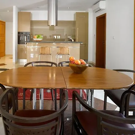 Azzurro: Luxury Beachside Retreat With Kayaks & Bikes Villa Rogac
