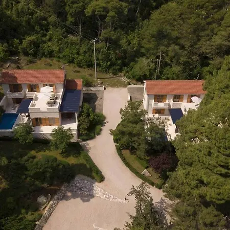 Villa Private Luxury Azzurro On Solta For Up To 10 Persons, Free Parking, Very Close To Beach! Free Kajak & Mountainbikes, Great Living Area & Privacy! *