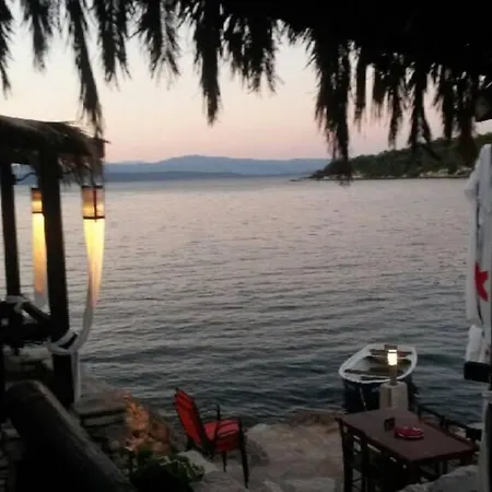 Villa Private Luxury Azzurro On Solta For Up To 10 Persons, Free Parking, Very Close To Beach! Free Kajak & Mountainbikes, Great Living Area & Privacy! *
